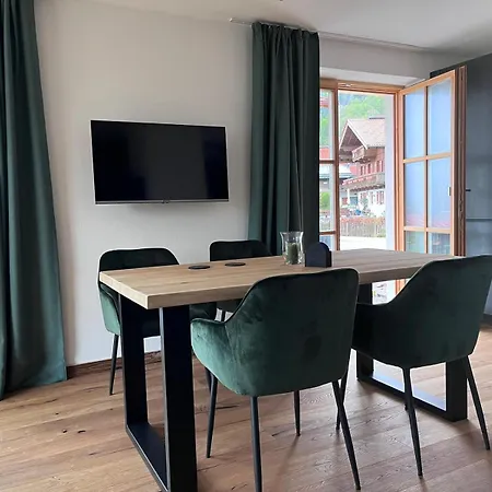 Viol Apartment *